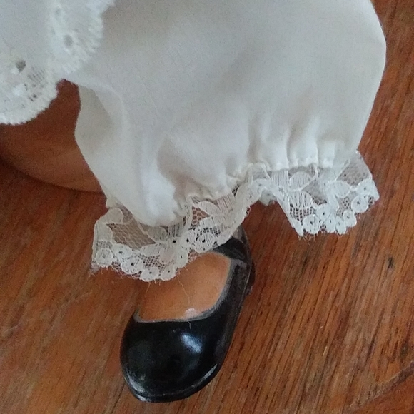 Raikes Hand Carved Wooden Doll Abigail 1991 - Picture 7 of 8